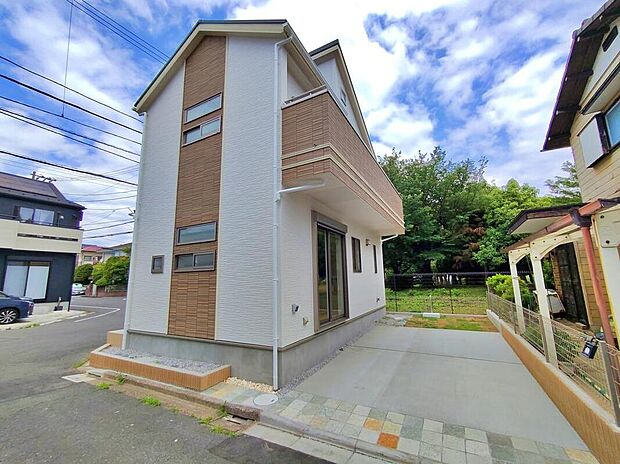 【【現地外観写真】】住宅性能評価で耐震等級３（最高等級）を取得！お客様を守る大切な住宅だからこそ、第三者の検査を受けて安心して住んでいただける住宅をご案内させて頂きます。
