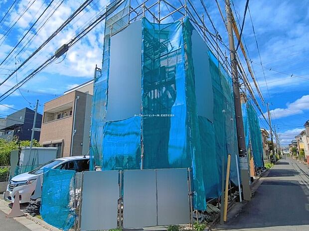 【現地外観写真】2号棟＞気になった物件すぐにご見学対応させていただきます♪平日・お仕事帰りなど、いつでもご案内可能です♪周辺環境と併せて、実際に現地をご確認ください♪