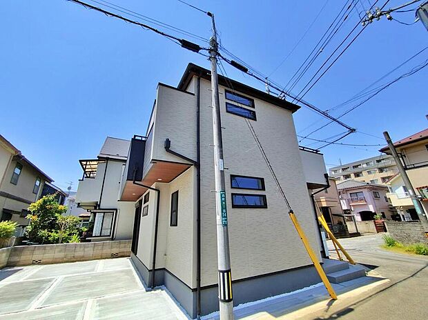 【【現地外観写真】】住宅性能評価で耐震等級３（最高等級）を取得！お客様を守る大切な住宅だからこそ、第三者の検査を受けて安心して住んでいただける住宅をご案内させて頂きます。
