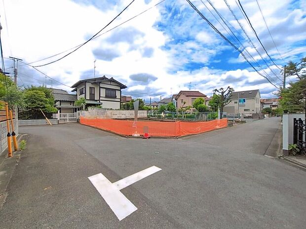 【前面道路含む現地写真】杉森小学校徒歩4分、第三中学校徒歩5分！お子様の登下校も安心の立地です☆