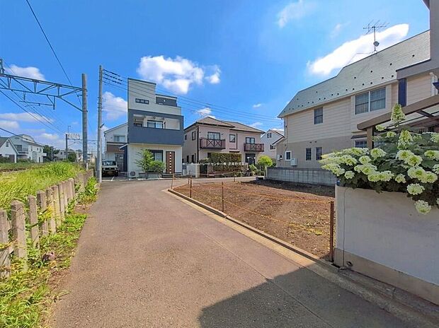 【前面道路含む現地写真】気になった物件すぐにご見学対応させていただきます♪平日・お仕事帰りなど、いつでもご案内可能です♪周辺環境と併せて、実際に現地をご確認ください♪