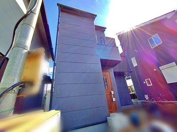 【【現地外観写真】】ひとたび扉を開けばそこに待っているのは上質な空間とマイホームでの新生活をイメージさせる優雅なひととき。「この家なら…」ではなく「ここに住みたい♪」と思う感動をお届けいたします。