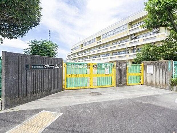 国分寺市立第二小学校（約650m）