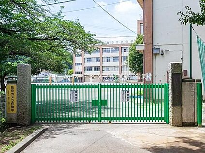 稲城市立稲城第三小学校 700m(徒歩9分)