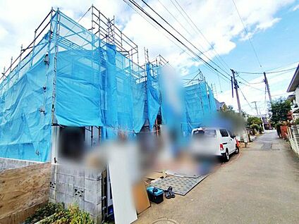 【前面道路含む現地写真】