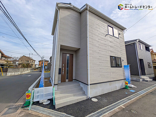 嬉しい仕様がたくさん！
水廻り集中設計、浴室乾燥機、和室、テレワークルーム、LDK収納、インナーバルコニー、防犯カメラ、駐車2台可能等！