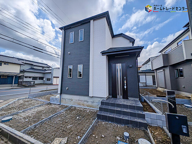 嬉しい仕様設備♪
全居室南向き、全洋室、水廻り集中設計、フリースペース、WIC、ホール物入、ワイドバルコニー、南庭、駐車2台可能等！