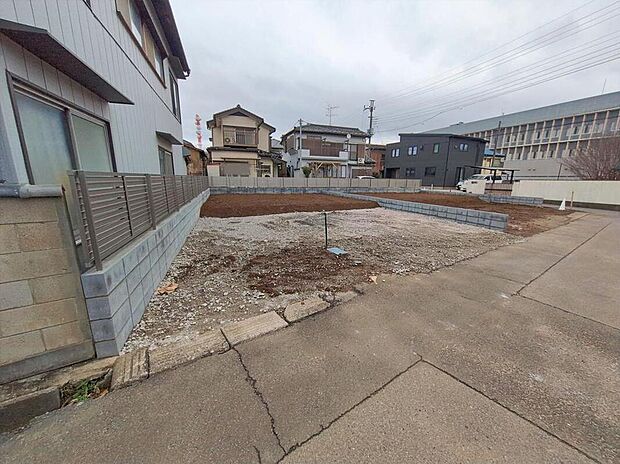 嬉しい仕様・設備がたくさん!
浴室乾燥機、水廻り集中設計、和洋室、WIC、SC、リビング収納、ワイドバルコニー、駐車2台可能等!