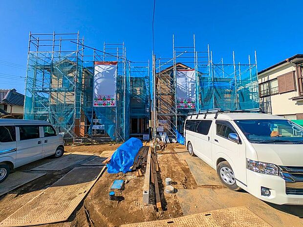 嬉しい仕様がたくさん！
水廻り集中設計、浴室乾燥機、全洋室、ファミリークローゼット、SIC、リビング収納、宅配BOX、駐車2台可能等！