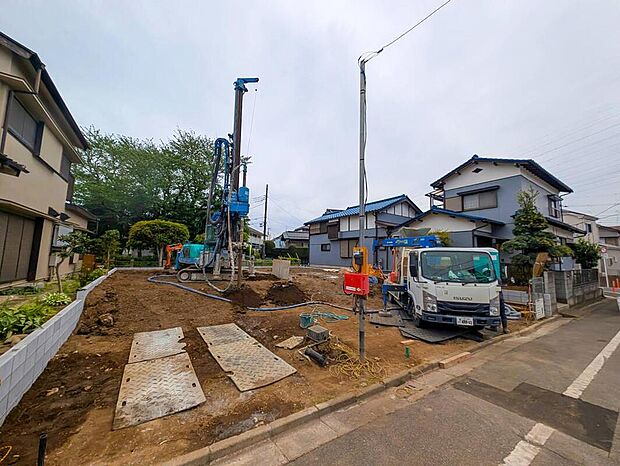 嬉しい仕様がたくさん！
南向き、浴室乾燥機、全洋室、パントリー、ホール収納、床下収納、防犯カメラ、南面バルコニー、駐車2台可能等！