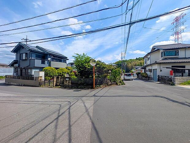 ≪現地写真(造成前)≫
2026年9月完成予定!
平日・お仕事帰りなど、いつでもご案内致します!
お気軽にお問い合わせ下さい。