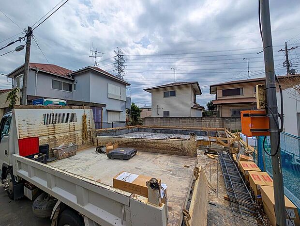 2026年8月完成予定!
平日・お仕事帰りなど、いつでもご案内致します!
お気軽にお問い合わせ下さい。