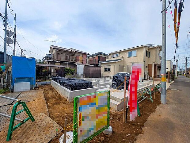嬉しい仕様がたくさん!
角地、浴室乾燥機、全洋室、WIC、階段下収納、ホール物入、南面バルコニー、駐車2台可能等!