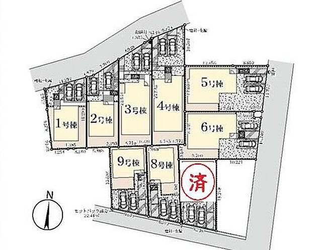 【全体区画図】車種により駐車2台可能なスペースを確保しました!急な来客時や、ご家族の自転車スペースとしても大活躍♪