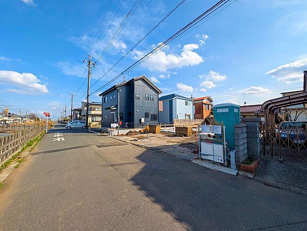 【前面道路含む現地写真】2026年6月完成予定！
平日・お仕事帰りなど、いつでもご案内致します！
お気軽にお問い合わせ下さい。