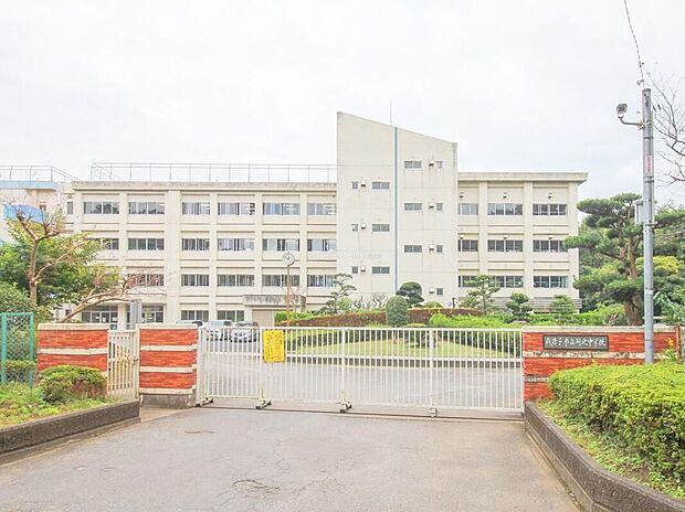 我孫子市立湖北中学校（約2,000m）