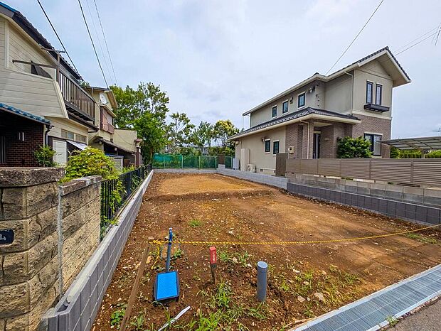 【現地写真】【安心の住宅性能評価取得物件!】
耐震性などで最高等級を取得♪地震に強い家!
国土交通大臣認定の第三者機関による厳重なチェックを行い安心・安全な新築一戸建てを提供します