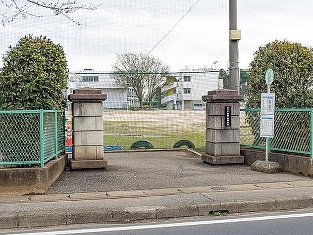 野田市立木間ケ瀬中学校(約2,500m)