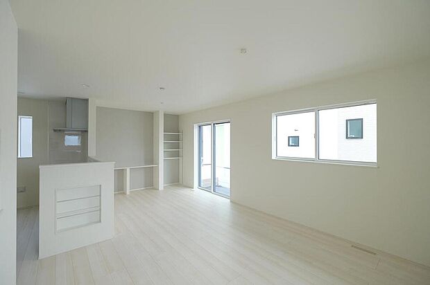 ◆LDKはご家族みんなが揃う大切な空間です♪テーブルやソファ、カーテン選び、レイアウトを考えるのも楽しいですね♪笑顔溢れる楽しい暮らしをイメージしながらご見学ください♪