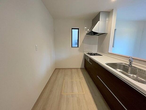 ◆人気の対面式キッチン。お食事の準備をしながらでもご家族とのコミュニケーションを楽しめます♪ぜひご見学の際にはキッチンに立ち、生活をイメージしてください。