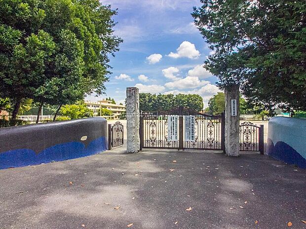 上尾市立大石小学校まで1500m 徒歩19分♪