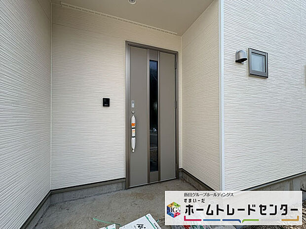 ◆TVモニター付きインターホンはカラーモニターで来訪者もひとめで分かります♪留守の間の来訪者が確認できる嬉しい録画機能付き！お子様が一人で留守番の間も安心です。