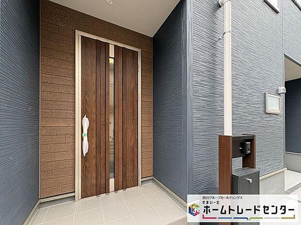 ◆TVモニター付きインターホンはカラーモニターで来訪者もひとめで分かります♪留守の間の来訪者が確認できる嬉しい録画機能付き!お子様が一人で留守番の間も安心です。
