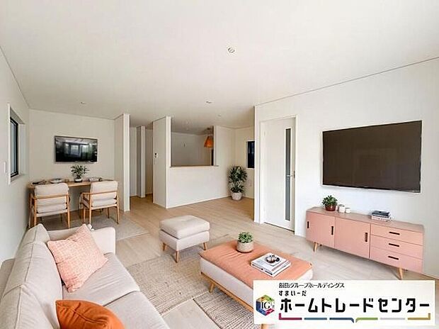 ◆LDKはご家族みんなが揃う大切な空間です♪テーブルやソファ、カーテン選び、レイアウトを考えるのも楽しいですね♪笑顔溢れる楽しい暮らしをイメージしながらご見学ください♪※本家具はCGとなります