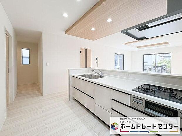 ◆人気の対面式キッチン。お食事の準備をしながらでもご家族とのコミュニケーションを楽しめます♪ぜひご見学の際にはキッチンに立ち、生活をイメージしてください。