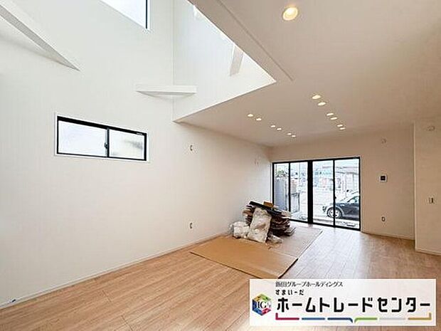 ◆大きな窓は遮音性に優れたペアガラスの窓となっています。リビングでたくさんはしゃいで遊んでも、お子様の声を気にしなくて大丈夫です♪