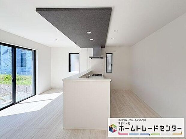 ◆人気の対面式キッチン。お食事の準備をしながらでもご家族とのコミュニケーションを楽しめます♪ぜひご見学の際にはキッチンに立ち、生活をイメージしてください。