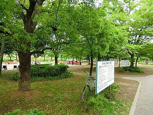 岩槻城址公園（約650m）