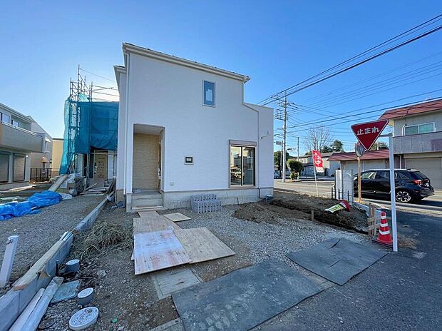 【現地外観写真】◆休日にご家族揃ってご見学はいかがでしょうか♪実際の現地を見てみると図面などではわからない、新たな発見もありますのでまずはお気軽にお問い合わせください♪