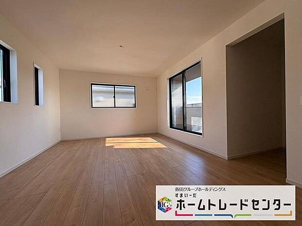 【リビング以外の居室】◆居室のサッシにはペアガラスを採用、高い断熱性による省エネと結露対策に有効です。室内を快適な空間に代えてくれます。現地の通風や採光も実際にご確認下さいませ。