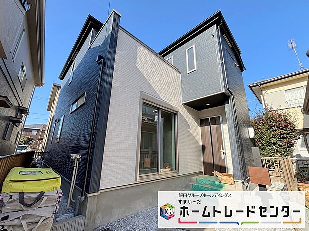 【前面道路含む現地写真】◆平日・お仕事帰りなど、いつでもご案内させていただきます！デザイン・目に見える設備面も大切ですが、耐震構造で地震に強い家の為、次代へ繋ぐ強固な住宅です。