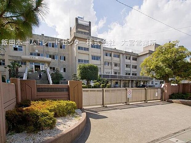 久喜市立久喜東中学校（約240m）