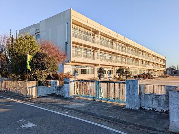 桶川市立桶川西小学校（約510m）