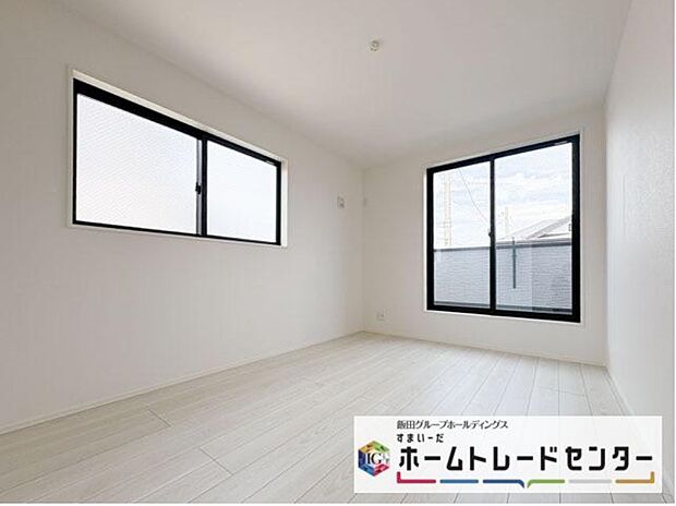 【リビング以外の居室】◆居室のサッシにはペアガラスを採用、高い断熱性による省エネと結露対策に有効です。室内を快適な空間に代えてくれます。現地の通風や採光も実際にご確認下さいませ。