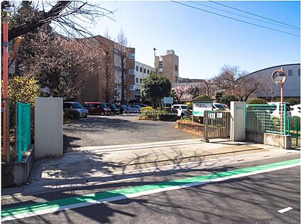 桶川市立桶川東中学校 980m (徒歩13分)