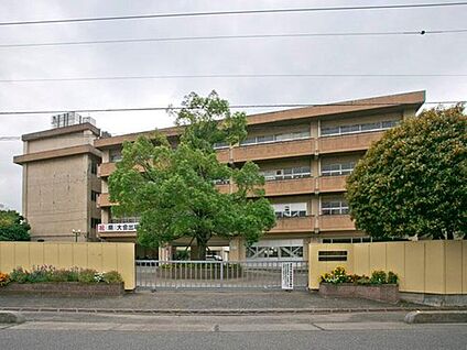 上尾市立東中学校 1100ｍ(徒歩14分)