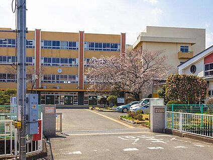 北本市立西小学校 400m(徒歩5分)