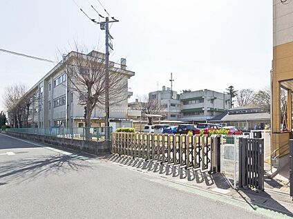 さいたま市立大砂土東小学校 700m (徒歩9分)