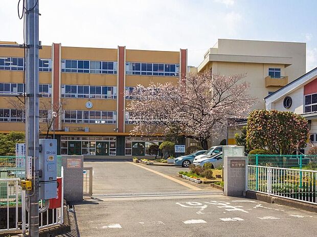 北本市立西小学校（約500m）