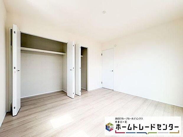 【リビング以外の居室】◆2階の各居室にはそれぞれ収納を完備！しっかりとした容量のスペースを確保しているので、お部屋は美しい空間を保てますね♪