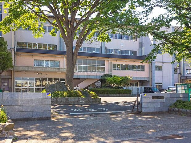 北本市立東中学校（約2,500m）