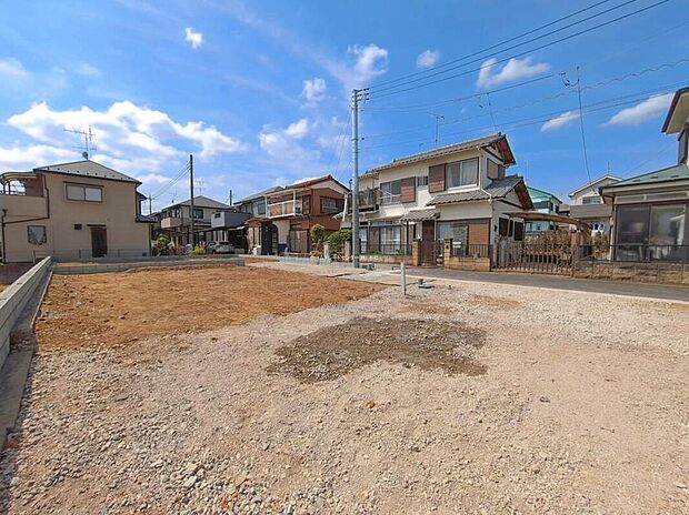 【現地外観写真】2号棟◆平日・お仕事帰りなど、いつでもご案内させていただきます!デザイン・目に見える設備面も大切ですが、耐震構造で地震に強い家の為、次代へ繋ぐ強固な住宅です。