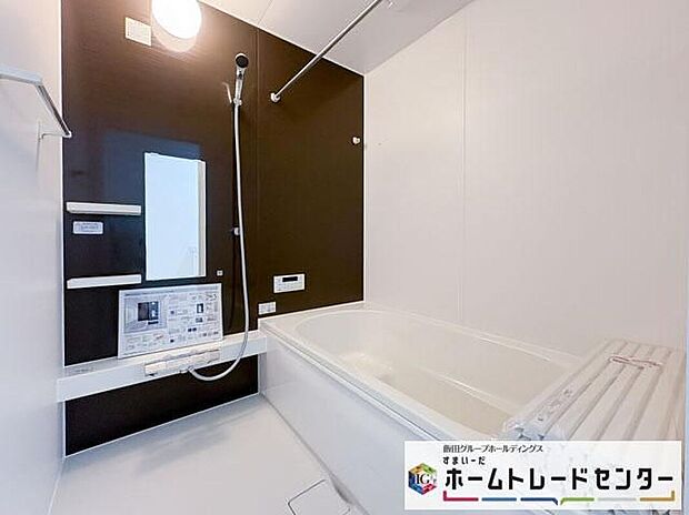 【浴室】◆毎日の疲れをいやす浴室は1坪タイプです。足を伸ばしてゆっくりとくつろげます。浴室暖房乾燥機も標準装備です♪