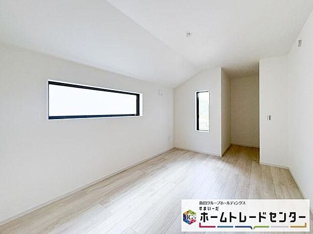 【リビング以外の居室】◆居室のサッシにはペアガラスを採用、高い断熱性による省エネと結露対策に有効です。室内を快適な空間に代えてくれます。現地の通風や採光も実際にご確認下さいませ。