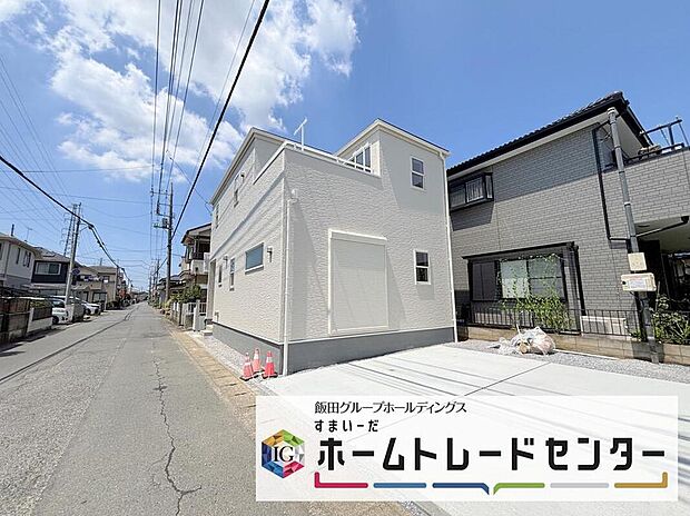 【玄関】◆TVモニター付きインターホンはカラーモニターで来訪者もひとめで分かります♪留守の間の来訪者が確認できる嬉しい録画機能付き!お子様が一人で留守番の間も安心です。