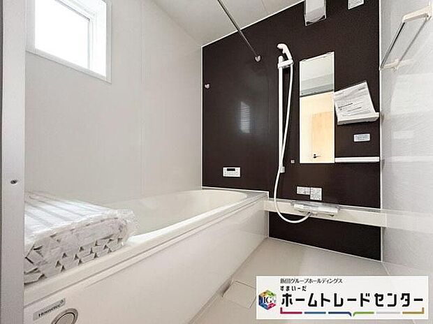 【浴室】◆毎日の疲れを癒す浴室は1坪タイプです。足を伸ばしてゆっくりとくつろげます。浴室暖房乾燥機も標準装備です♪